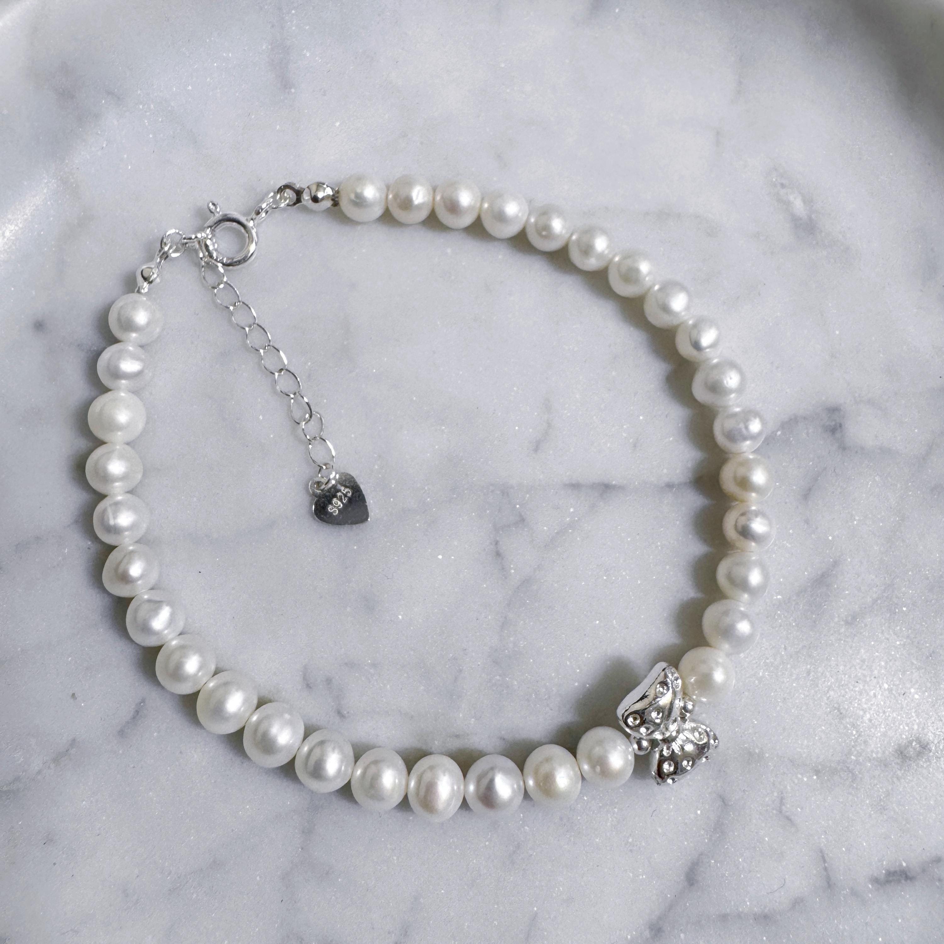 Aurora Near-Round Pearl Bow Bracelet