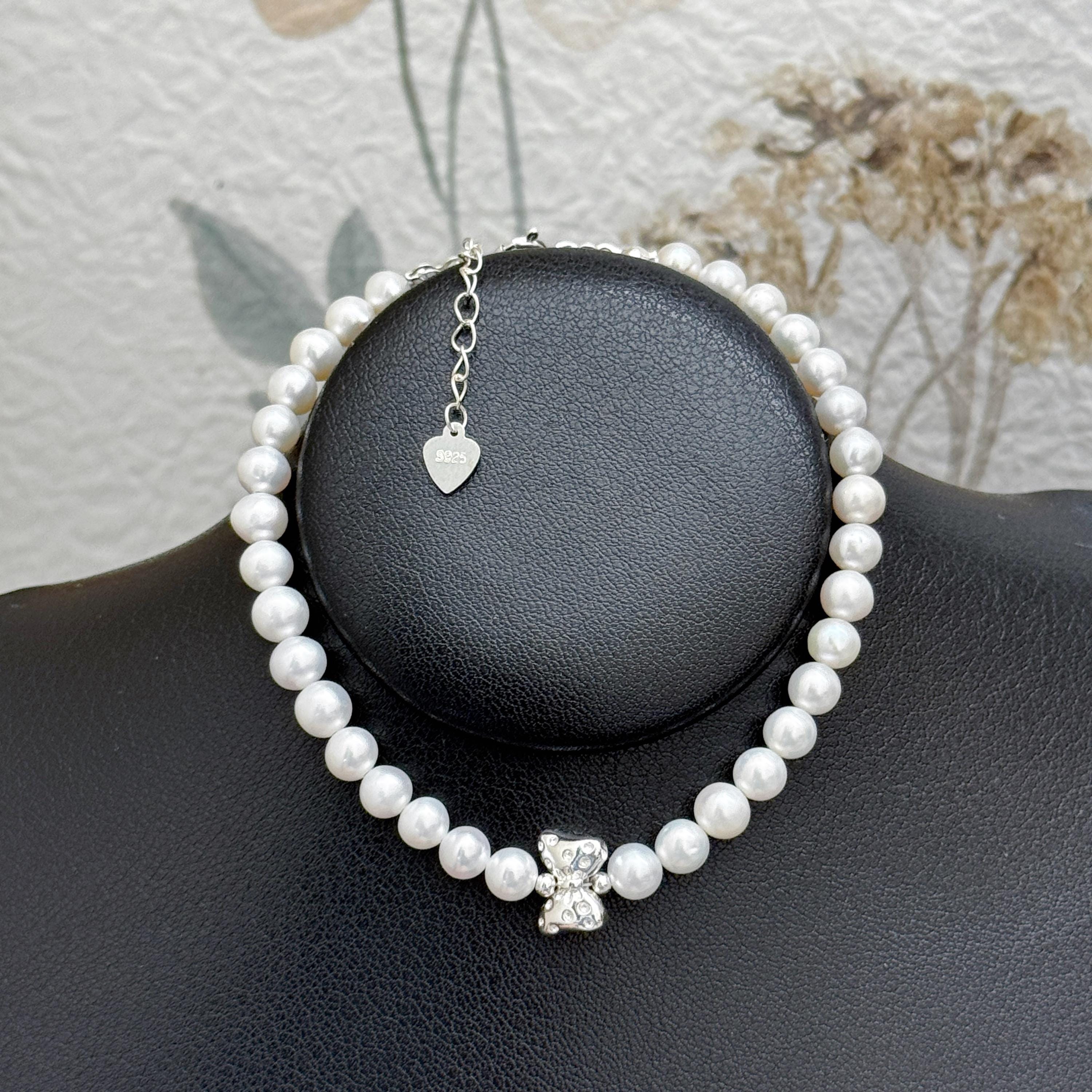 Aurora Near-Round Pearl Bow Bracelet
