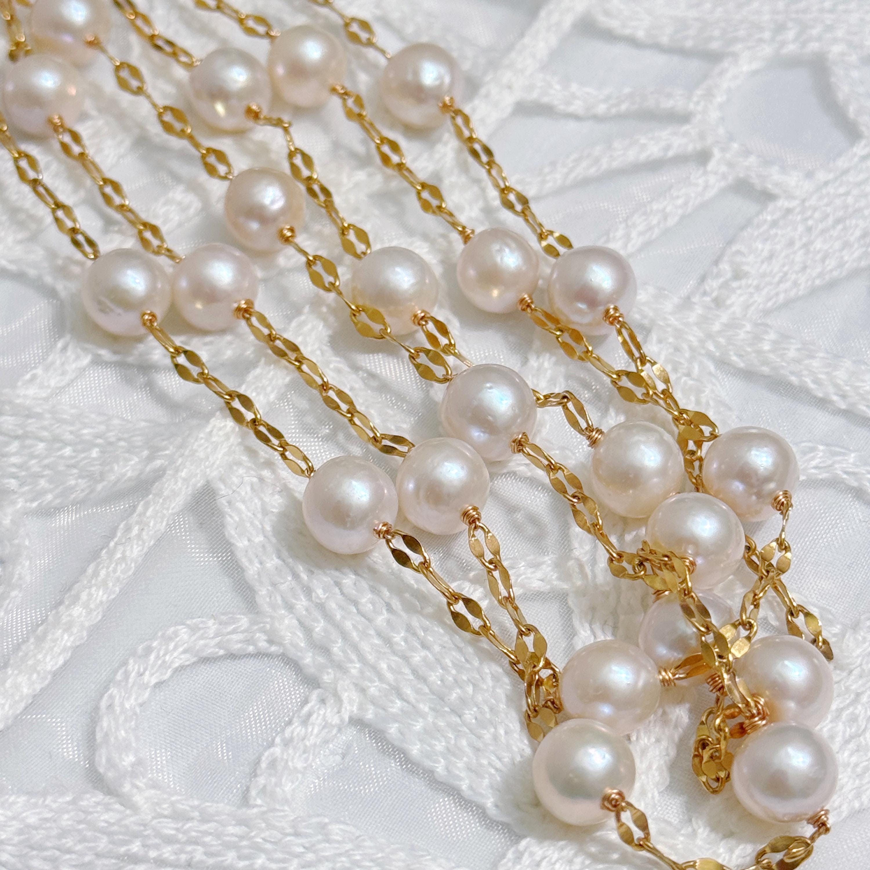 Sparkly Lip Link Pearl Necklace